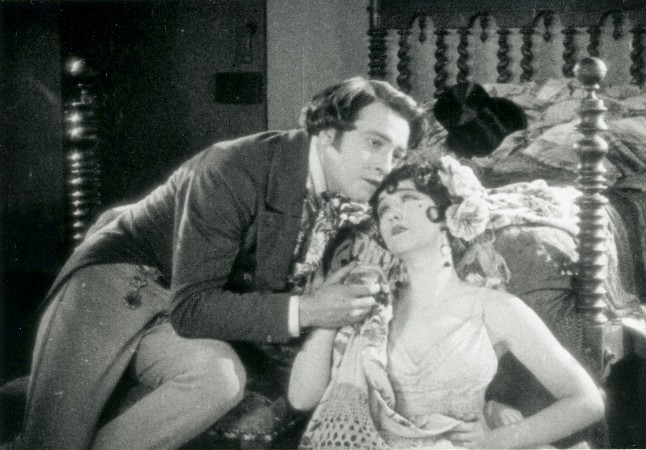 The Bright Shawl (1923)